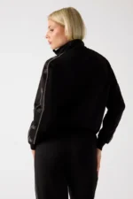 ΓΥΝΑΙΚΕΙΟ ΣΕΤ ΦΟΡΜΑΣ ΜΕ ΖΑΚΕΤΑ ΚΑΙ ΣΤΡΑΣ GUESS OCTAVIA V5BQ15KCX22 - Image 3